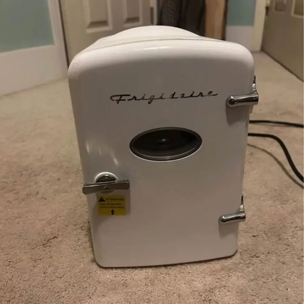 Frigidaire 6 Can Drink Mini Fridge